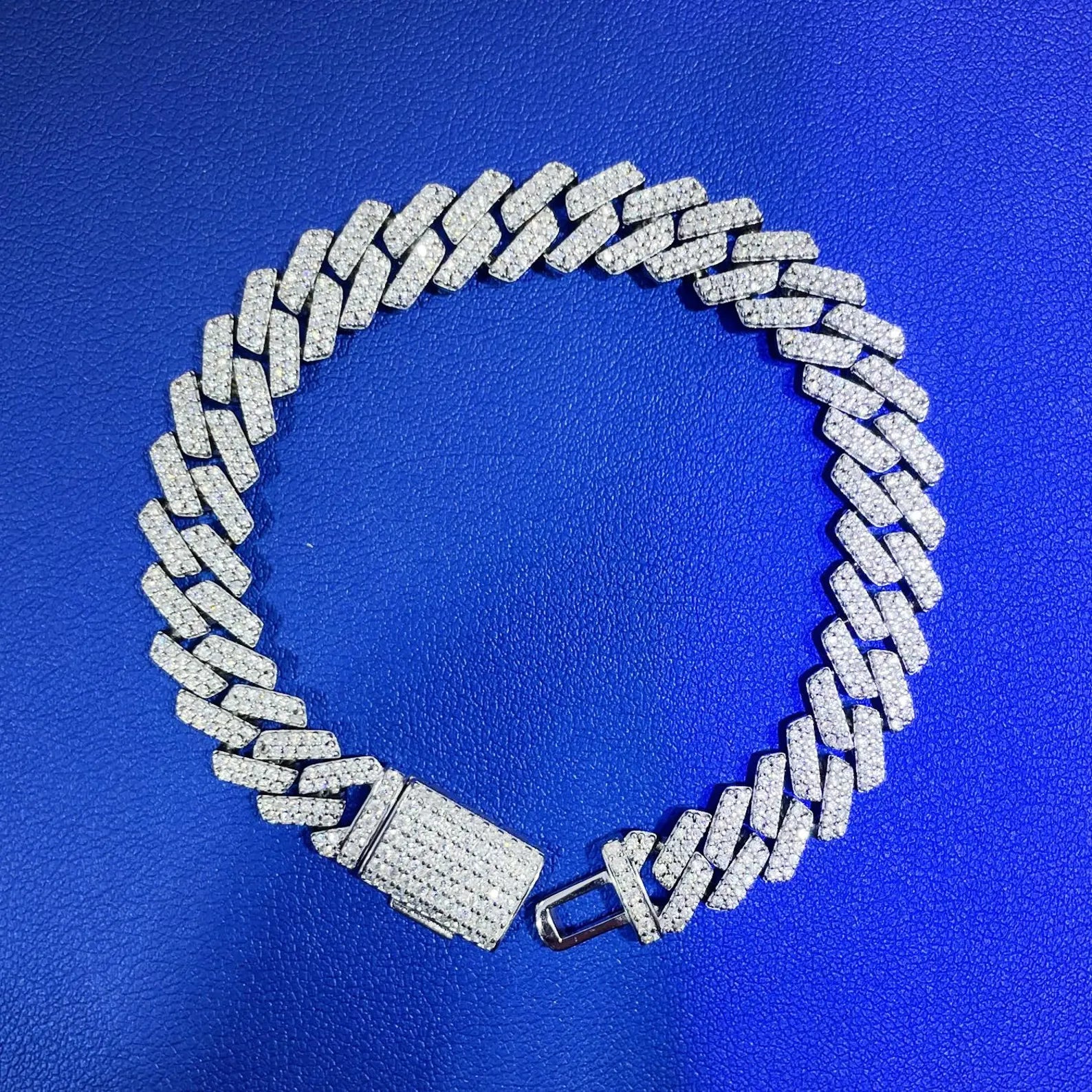 Round Cuban Link Bracelet [6.5 CTW] Moissanites in 925 Sterling Silver