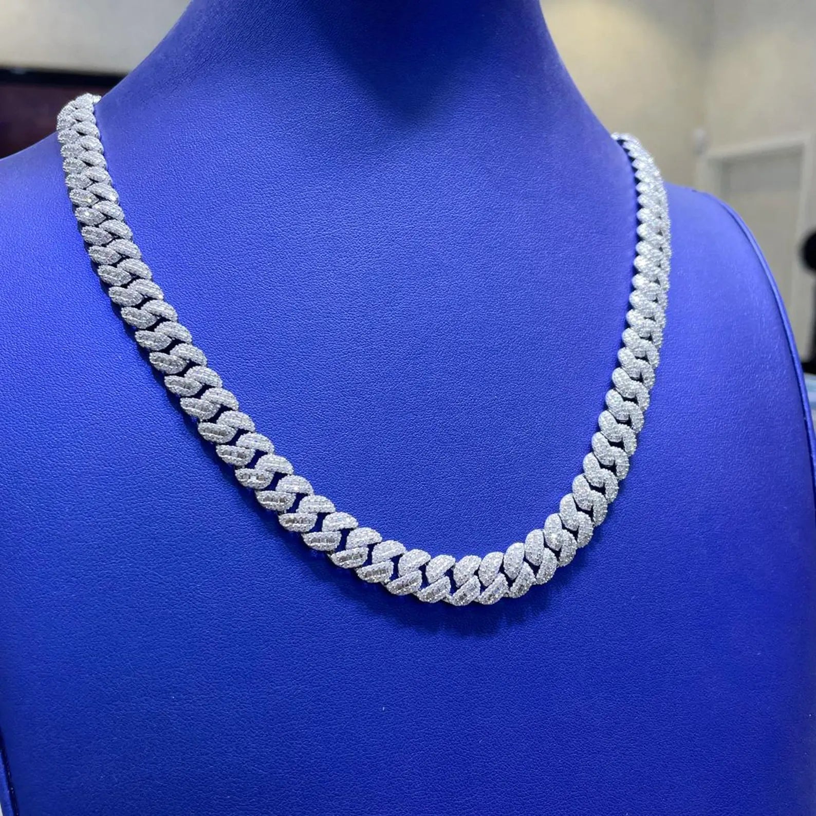 10mm Moissanite Cuban Link Chain [19.94ctw] in 925 Sterling Silver