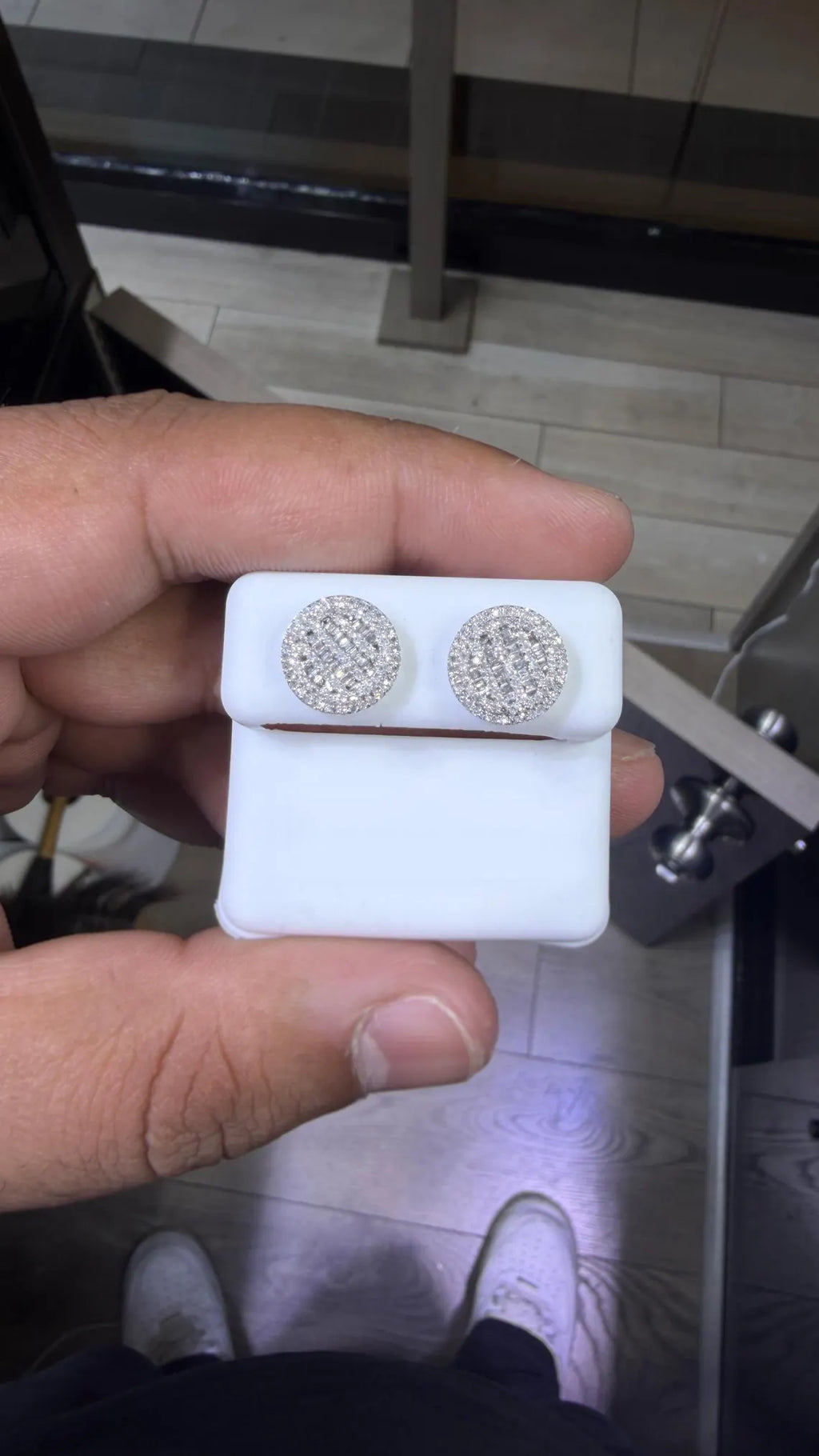 10K White Gold Diamond 0.75 CTW Round Earring