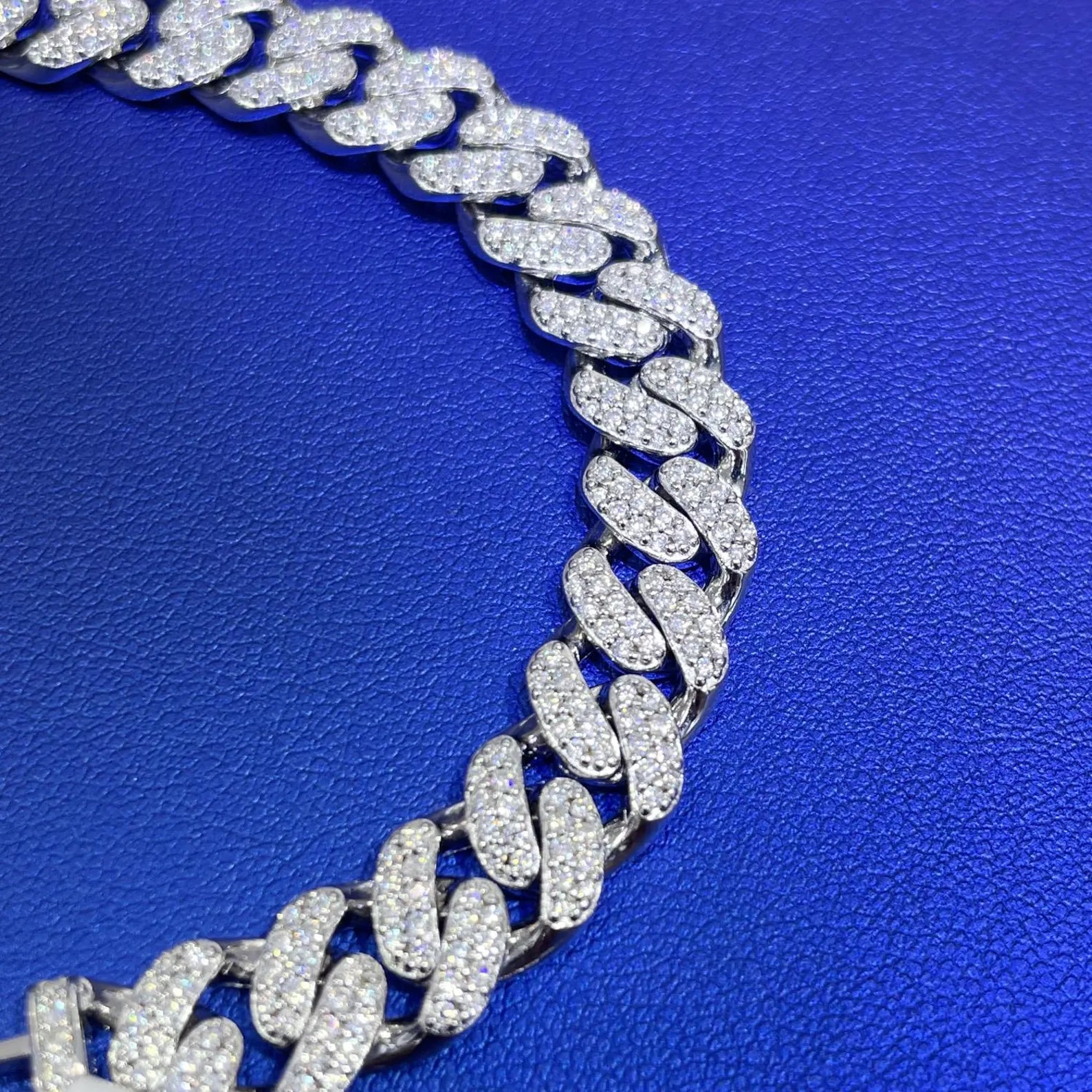 Round Cuban Link Bracelet [4.34 CTW] Moissanites in 925 Sterling Silver