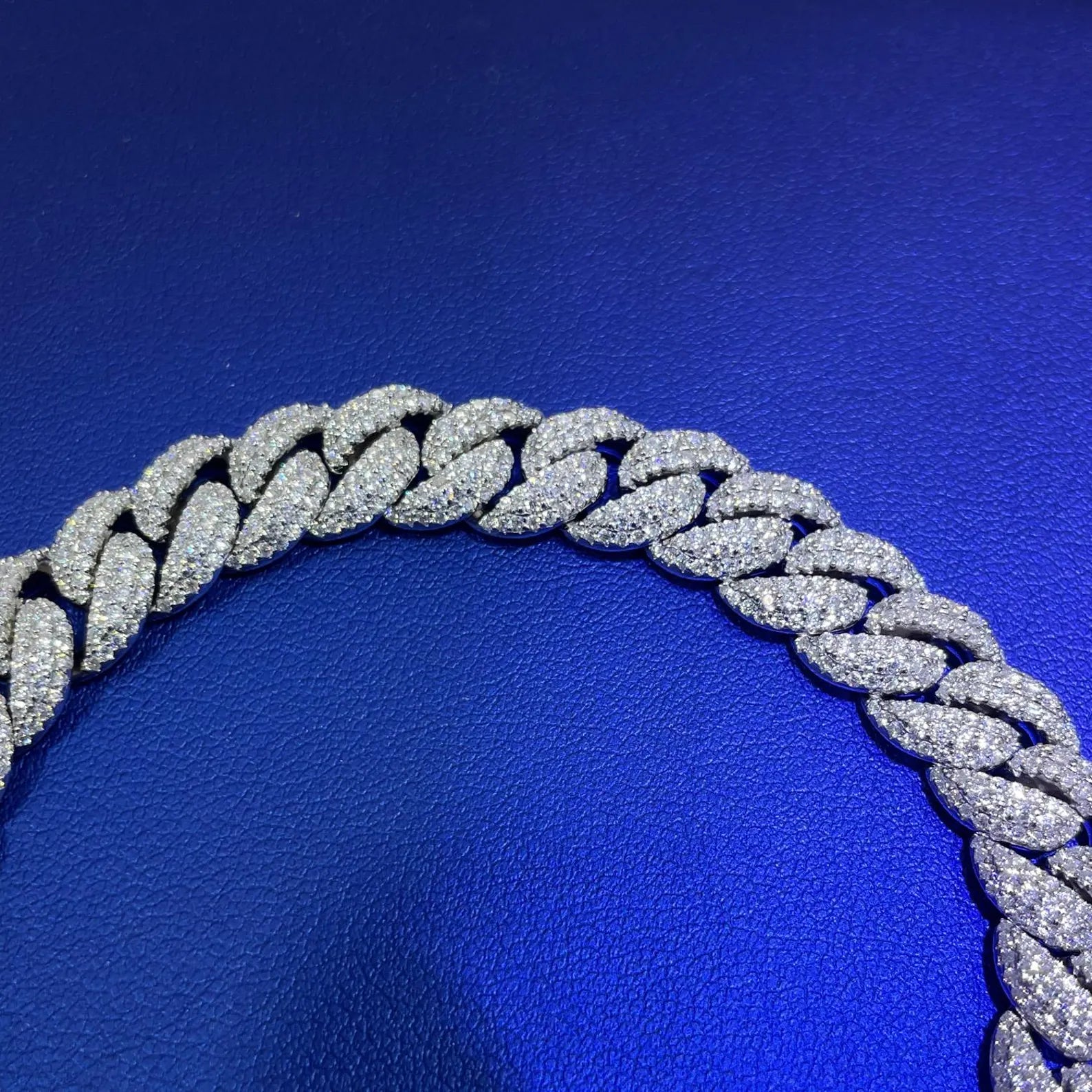 Round Cuban Link Bracelet [8.30 CTW] Moissanites in 925 Sterling Silver