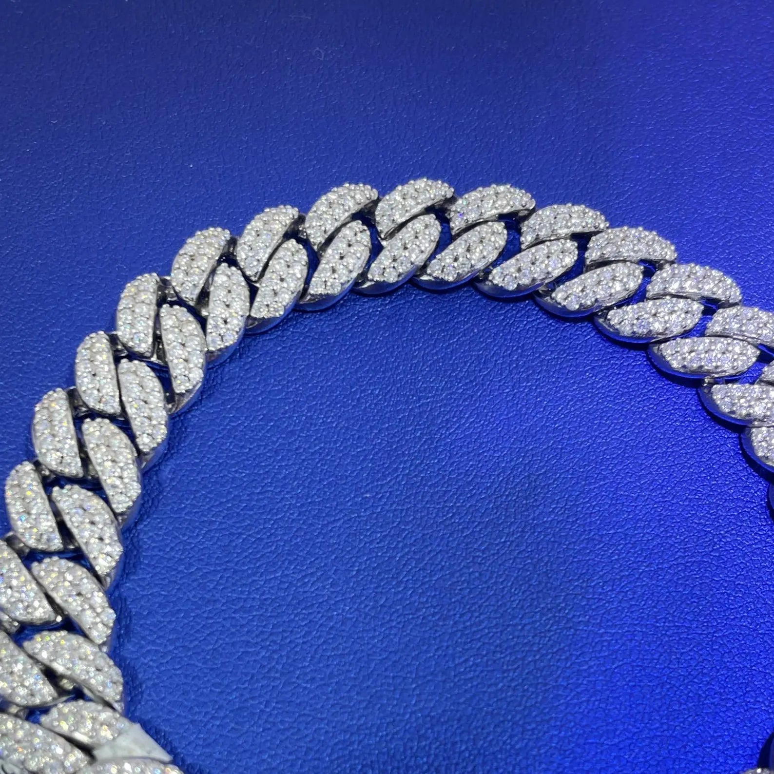 Round Cuban Link Bracelet [7.77 CTW] Moissanites in 925 Sterling Silver