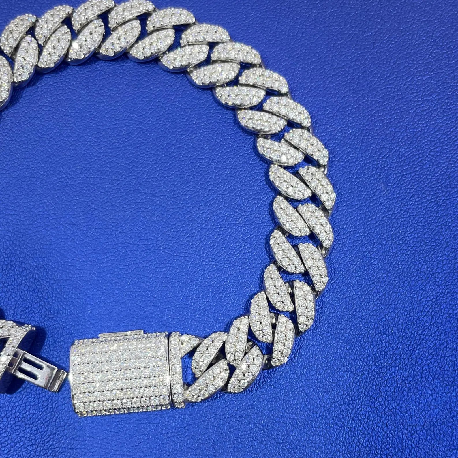 Round Cuban Link Bracelet [7.77 CTW] Moissanites in 925 Sterling Silver