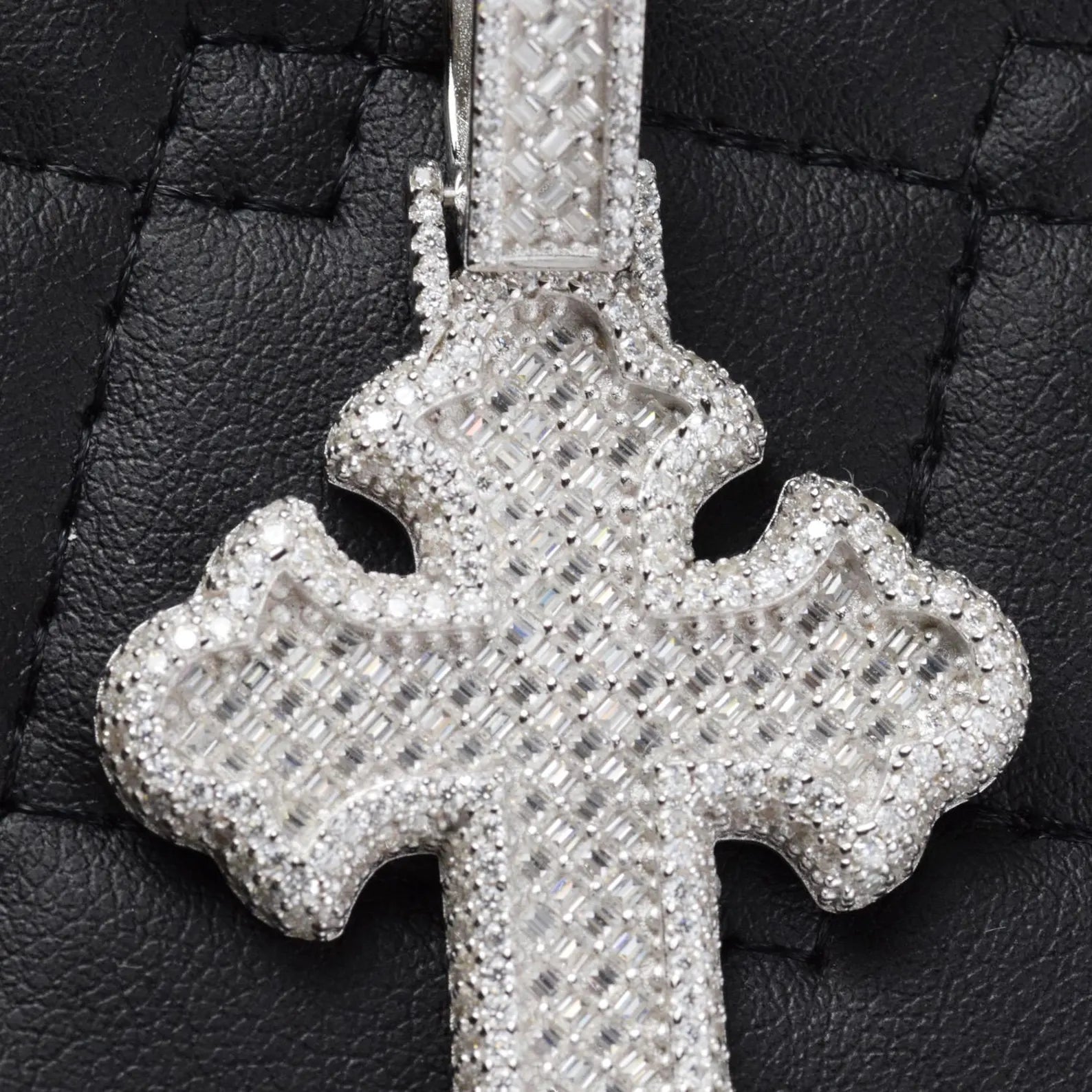 Big Cross Pendant VVS1 Moissanite [4.60 CTW] 925 Sterling Silver