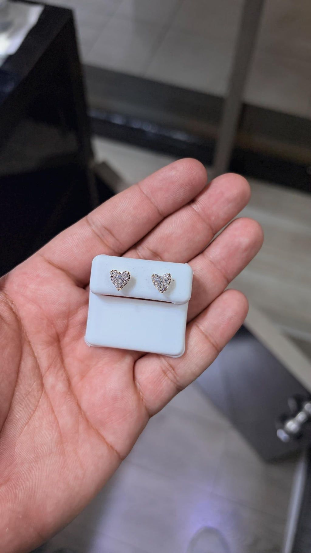 10K White Gold Diamond 0.25 CTW Heart Earring