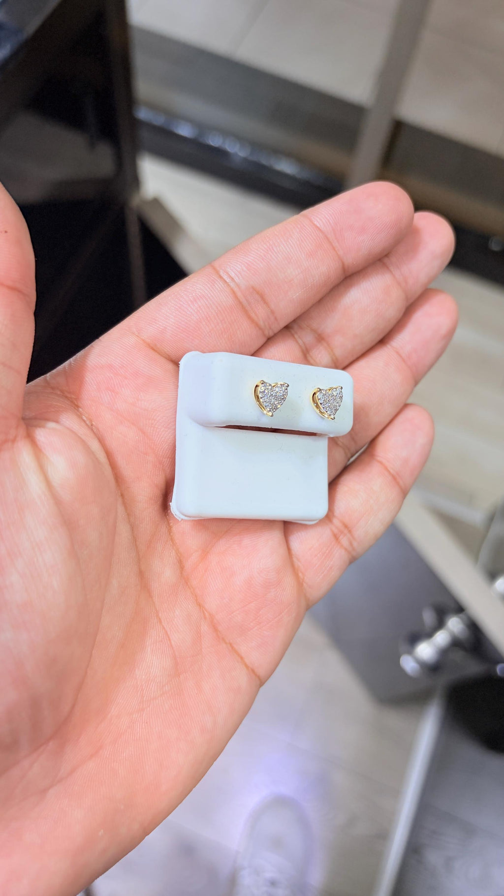 10K White Gold Diamond 0.25 CTW Heart Earring