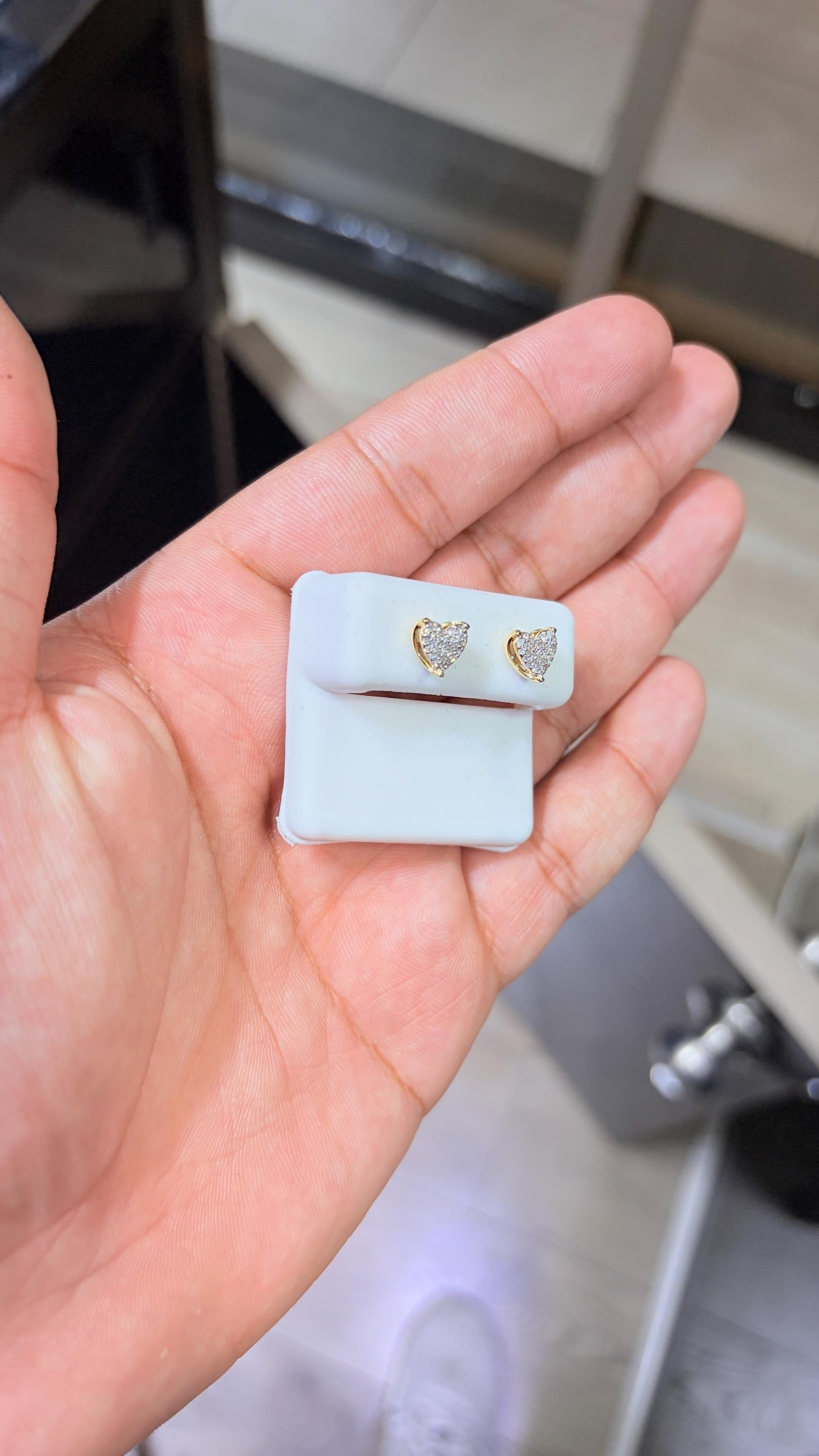 10K White Gold Diamond 0.25 CTW Heart Earring
