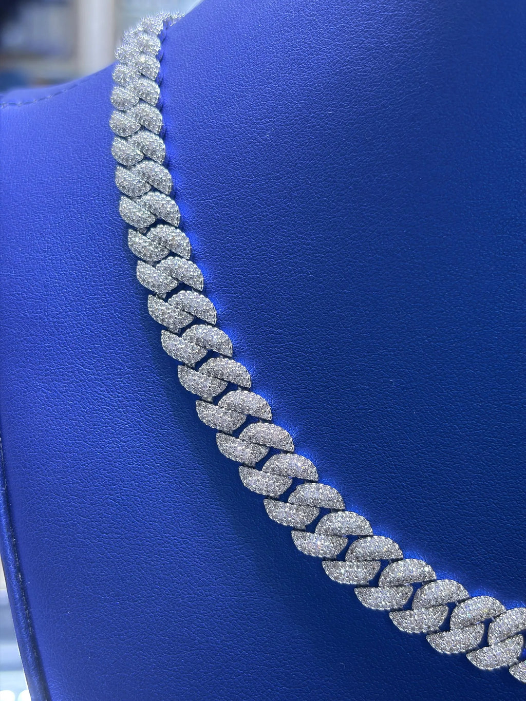 Miami Cuban Link Moissanite Chain 10mm VVS 15.73 CTW D Color