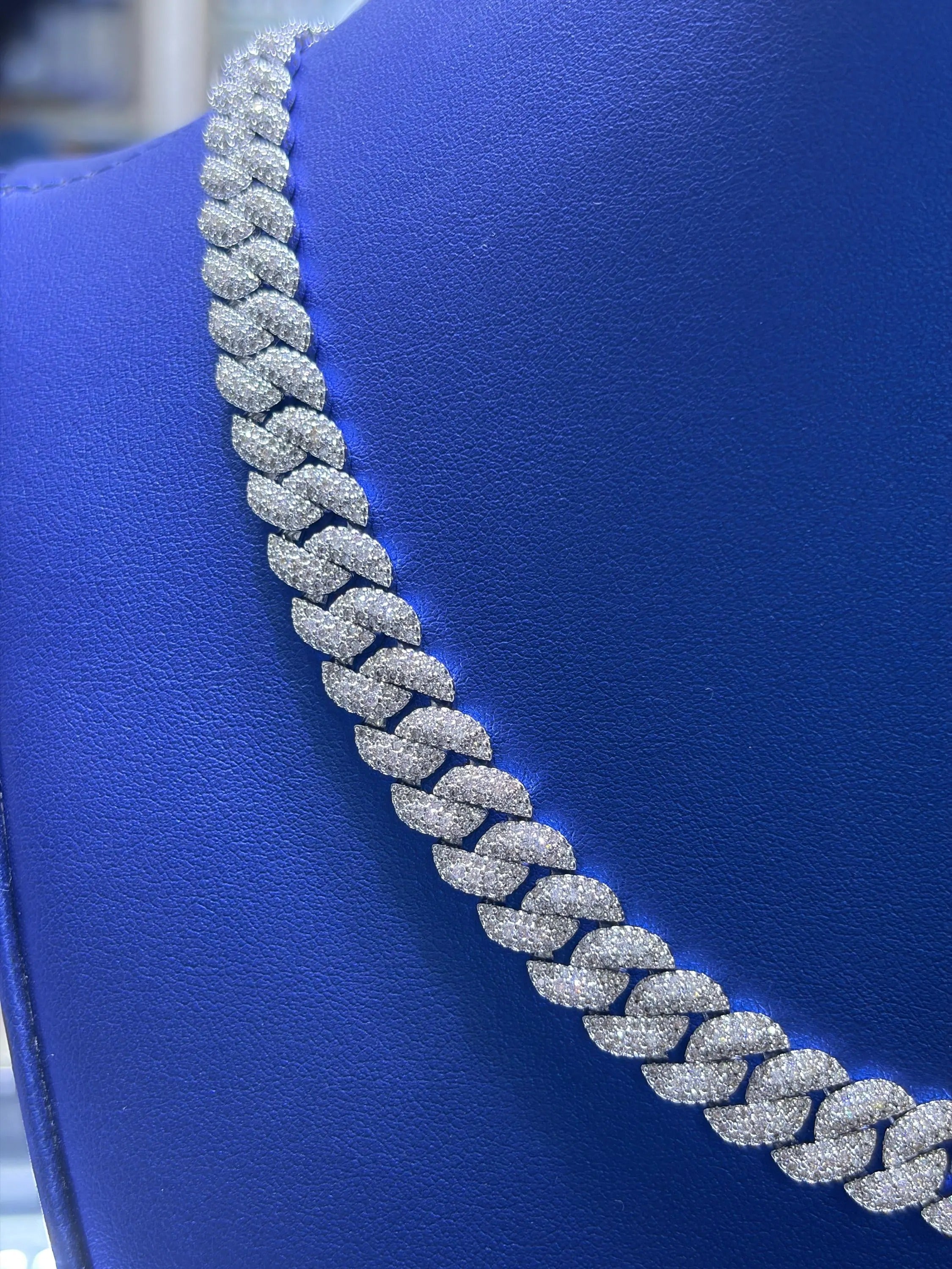Miami Cuban Link Moissanite Chain 10mm VVS 15.73 CTW D Color