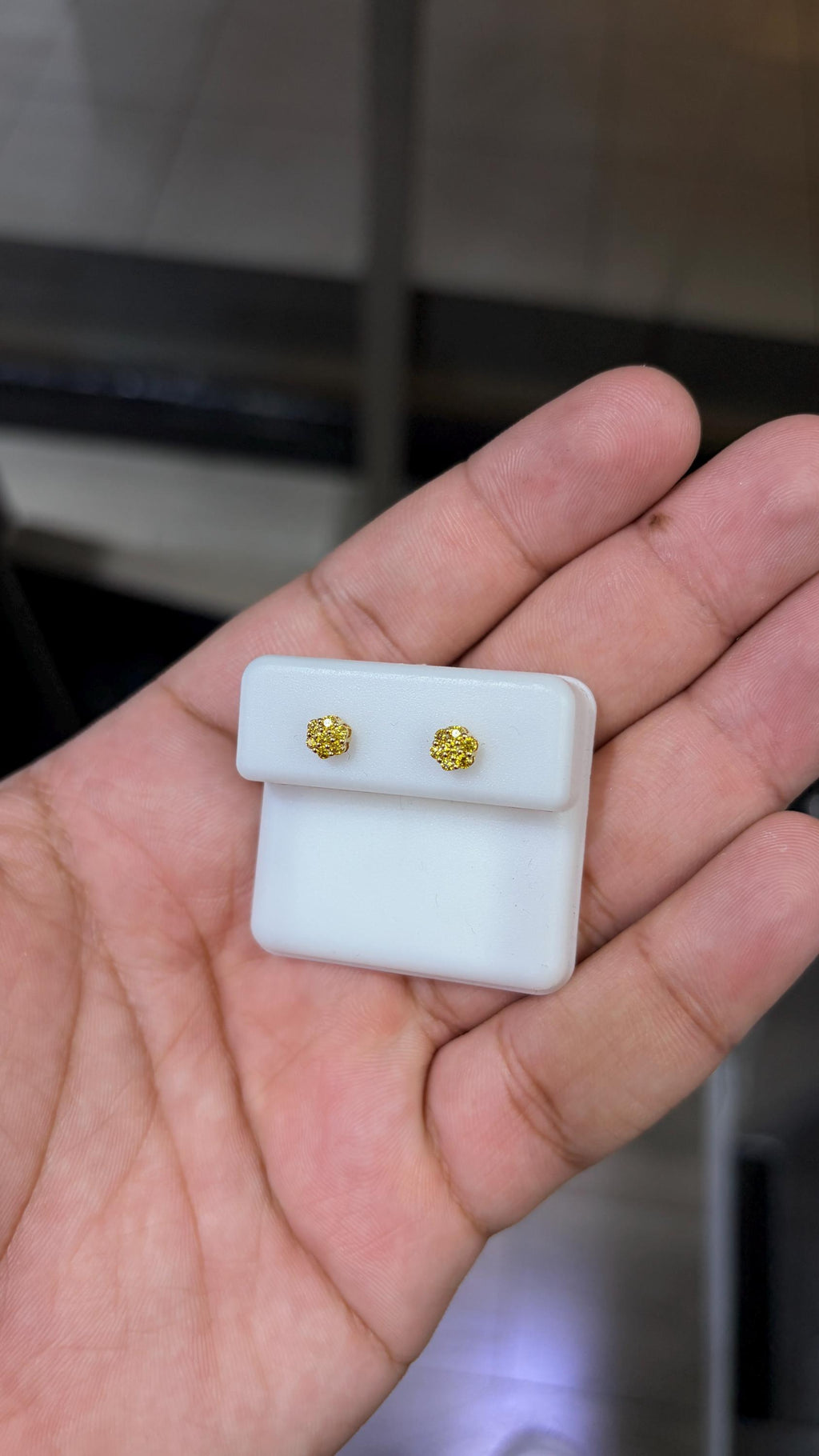 10K Gold Floral Yellow Diamond 0.25 CTW Earring