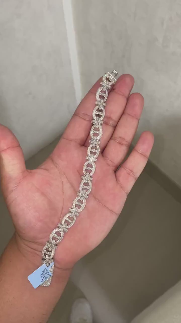 Gucci Link Clover Bracelet [18 CTW] Moissanites in 925 Sterling Silver