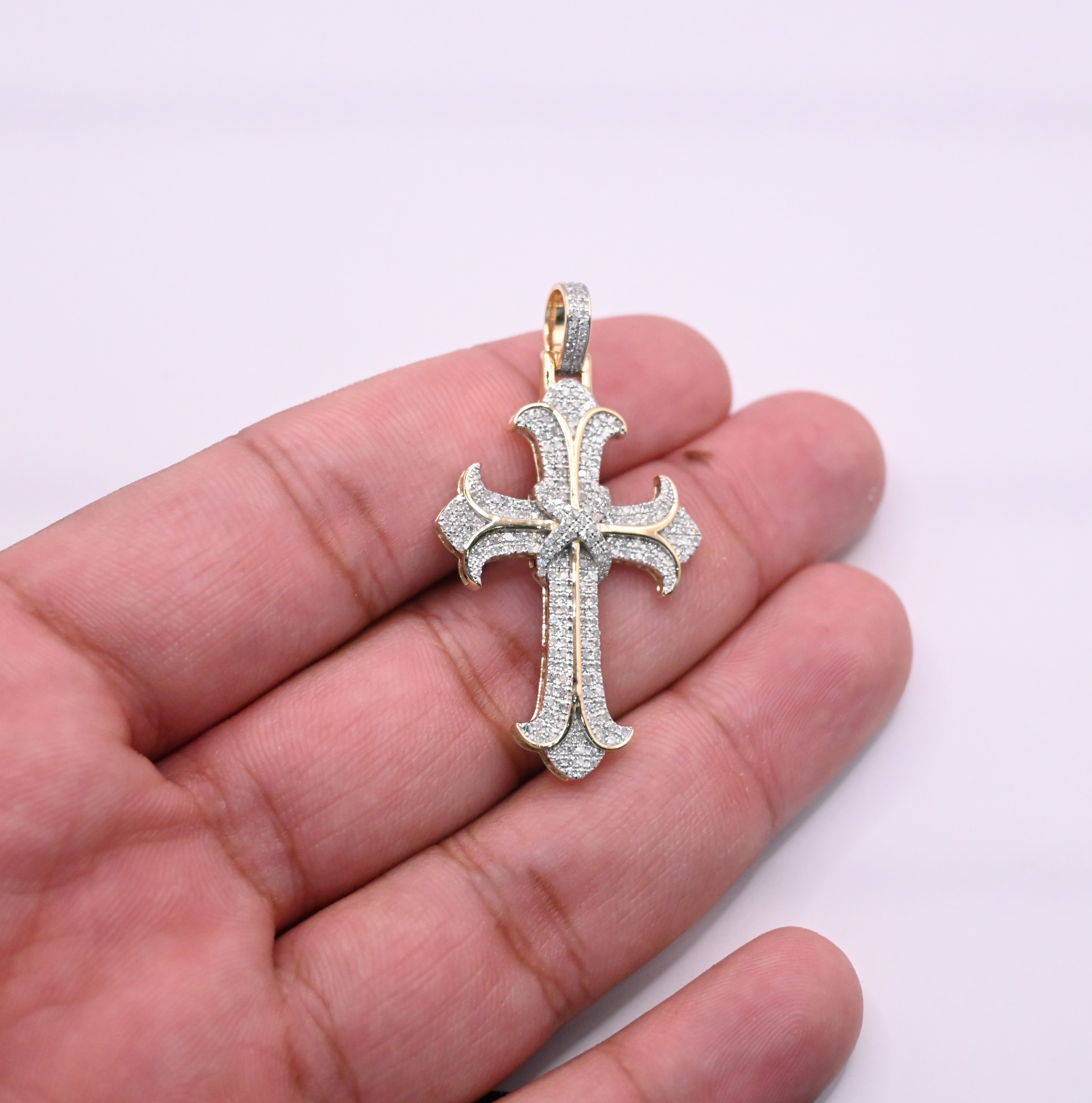 10K Gold Diamond Pendant 1.00CT
