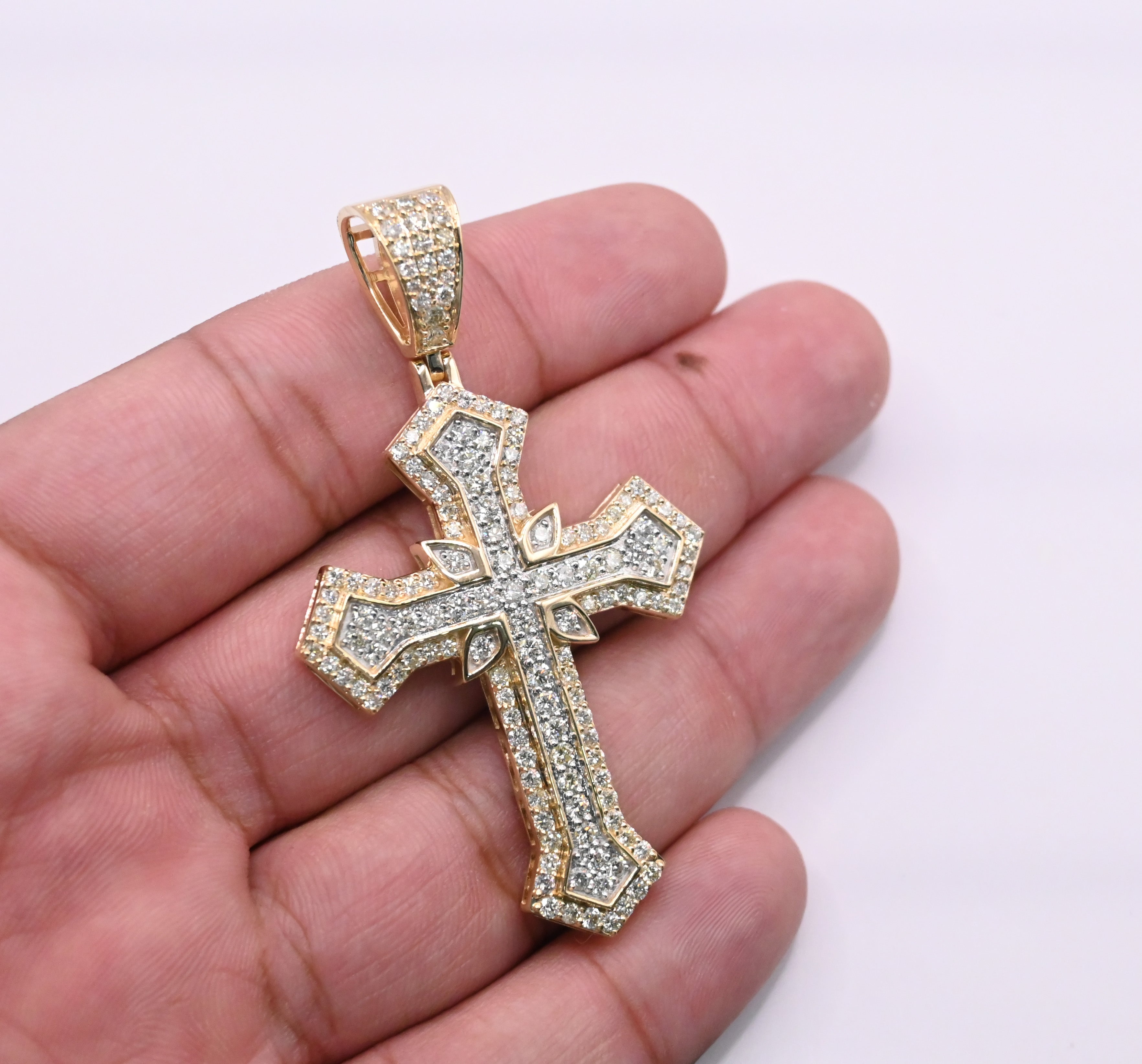 10K Gold Diamond Pendant 4.00CT