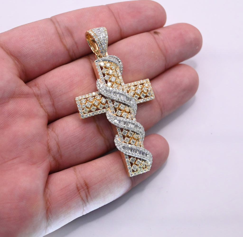 10K Gold Diamond Pendant 4.50CT